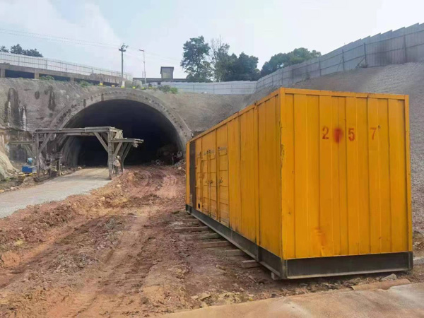 韶山发电机出租自启装置的工作原理是什么？