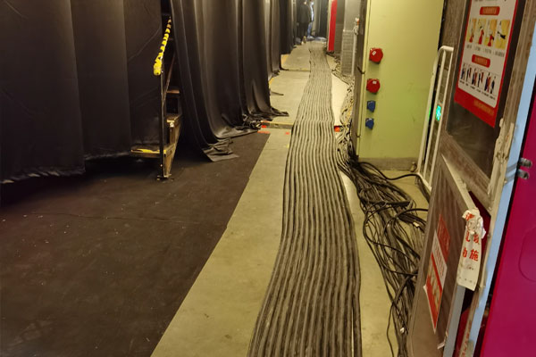 韶山柴油发电机组的输出电压可以调节到哪些范围？